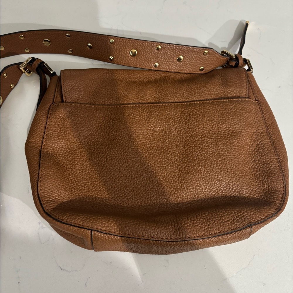 Michael Kors Tan Crossbody Bag with Gold Accents - Picture 4 of 8